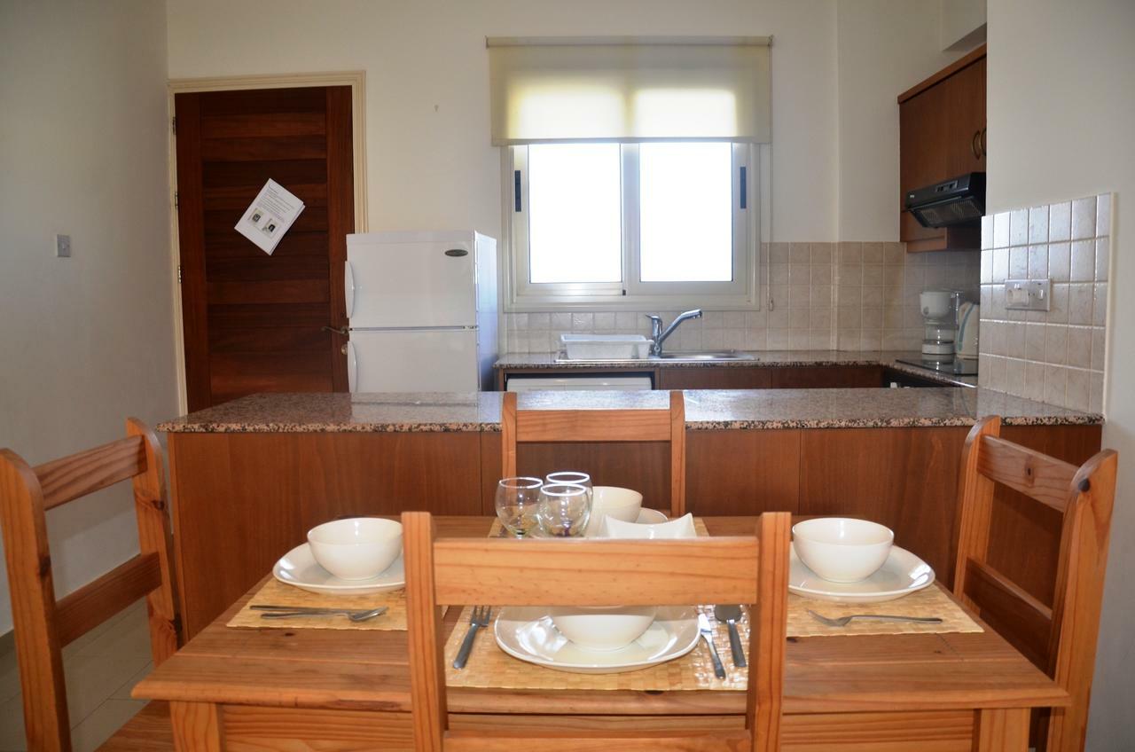 Floor, 2 Bedroom Vanessa D204, Free Wifi, Village View Apartment Peyia