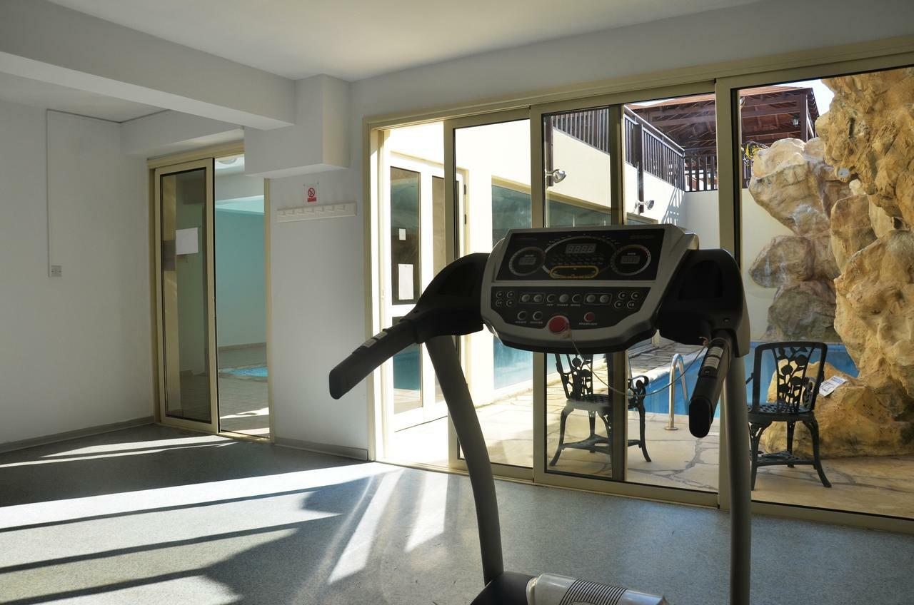 Floor, 2 Bedroom Vanessa D204, Free Wifi, Village View Apartment *
