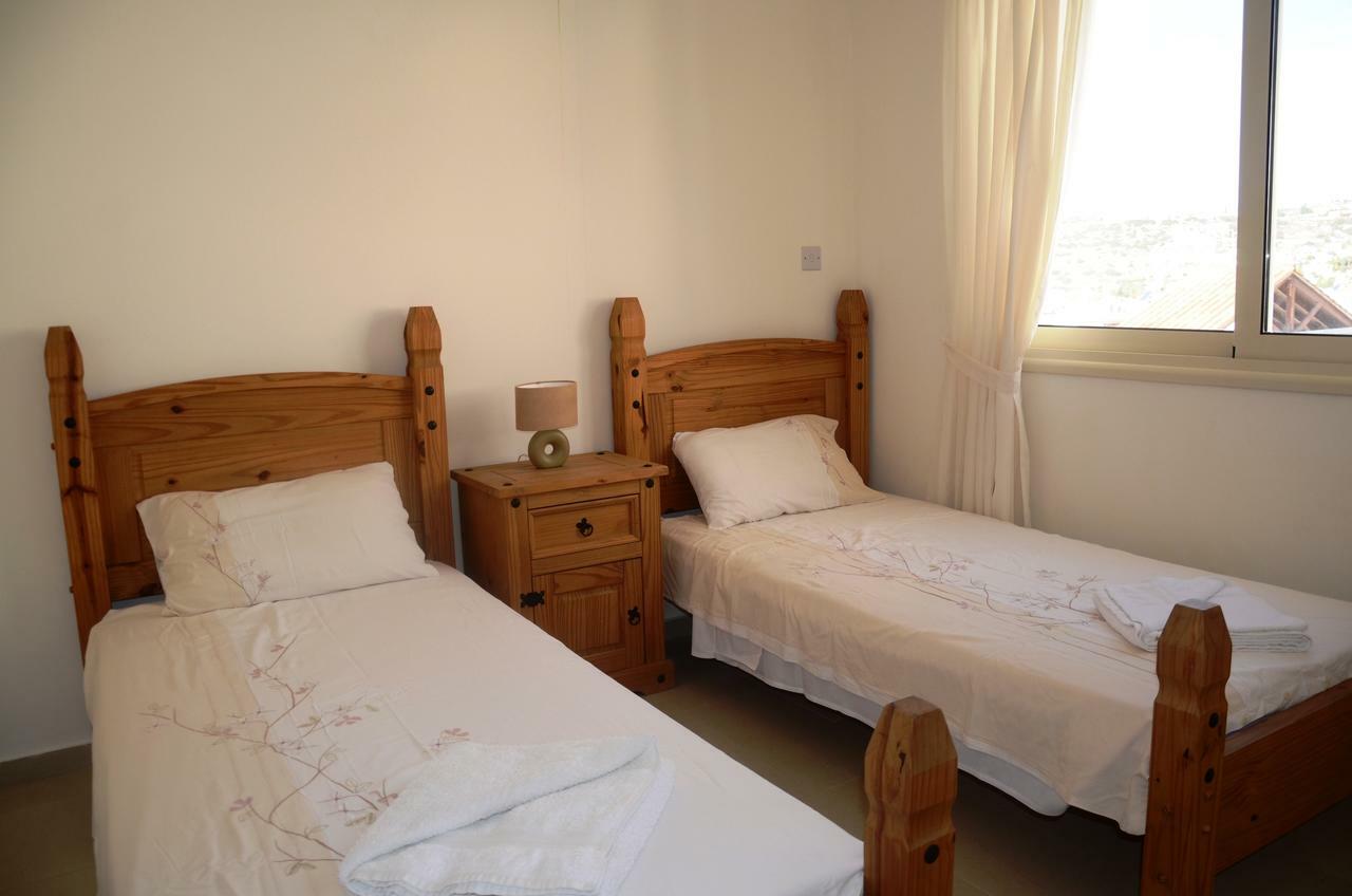 Floor, 2 Bedroom Vanessa D204, Free Wifi, Village View *